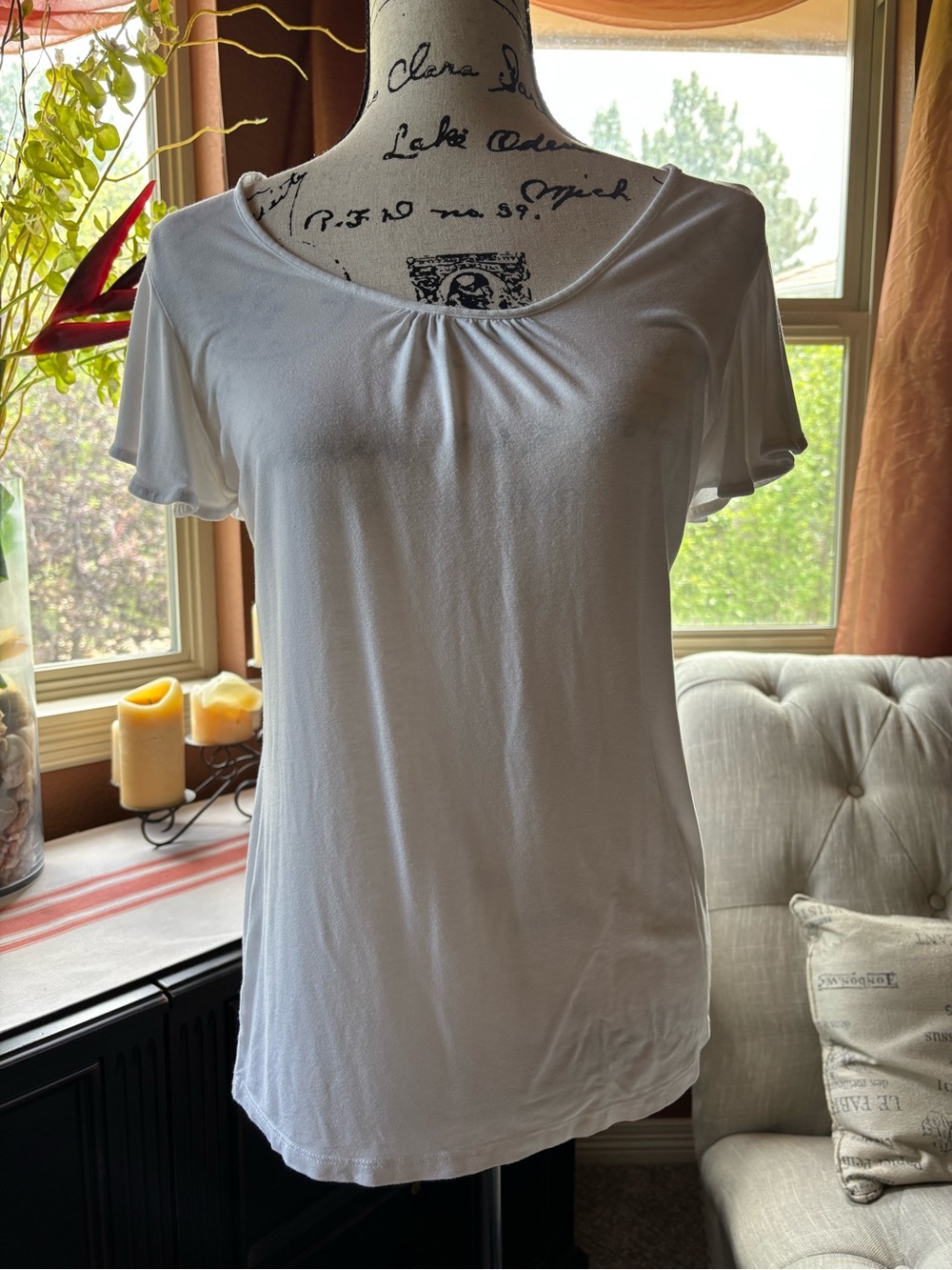 Ann Taylor Factory White Scoop Neck Short Sleeve Tee